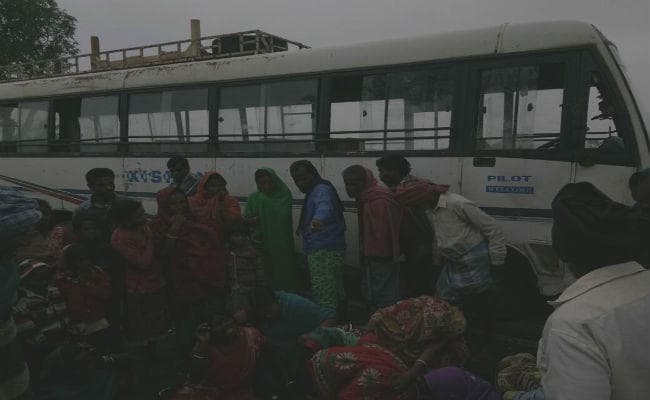 देवघर : सड़क दुर्घटना में दो की मौत, कई घायल