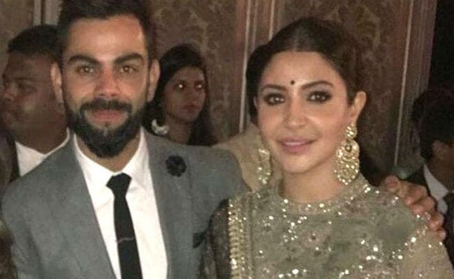 कुछ ऐसे ठुमके लगाते हैं विराट कोहली और अनुष्का शर्मा, आप भी देखें