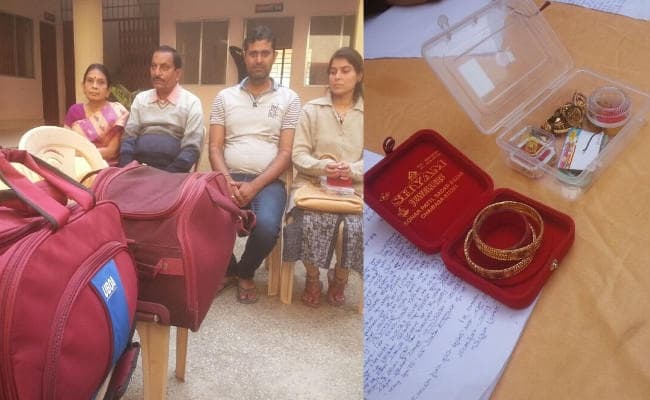 IN PICS : बुजुर्ग दंपती ने पेश की ईमानदारी की मिसाल, तीन लाख रुपये के गहने लौटाये, थाना ने किया सम्मान