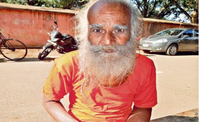 झारखंड : 15 सालों से हर सोमवारी को गंगाजल लेकर बाबाधाम आ रहे हैं मुंगेर के निरंजन