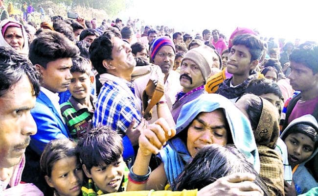 खगड़िया : गंगा नदी में नाव पलटने से छह लोगों की मौत, तैर कर आठ लोगों ने बचायी जान