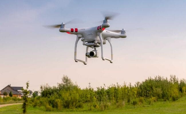 अमेरिका में ड्रोन के जरिए नशीले पदार्थों का व्यापार करने वाले दंपति गिरफ्तार