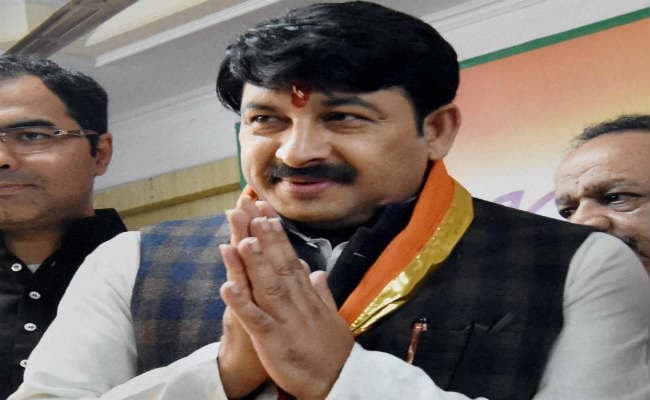 दिल्ली भाजपा अध्यक्ष मनोज तिवारी का वीडियो हुआ वायरल, ”आप” का हमला तेज