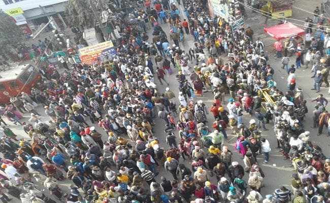 प्रकाश पर्व : गांधी मैदान में पहुंची भारी भीड़ से फैली अव्यवस्था, बंद करायी गयी इंट्री