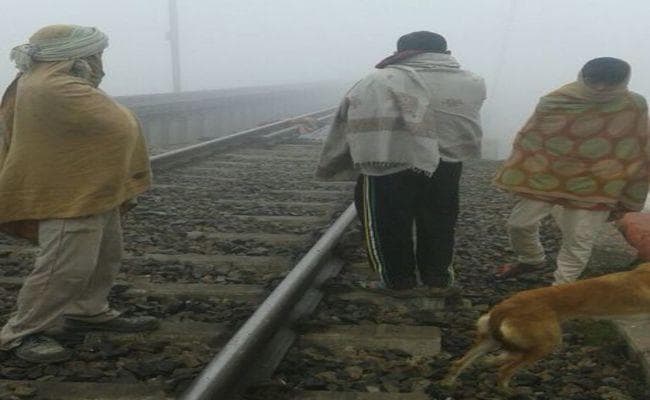 बिहार के औरंगाबाद में ट्रेन से कटकर 3 लोगों की मौत