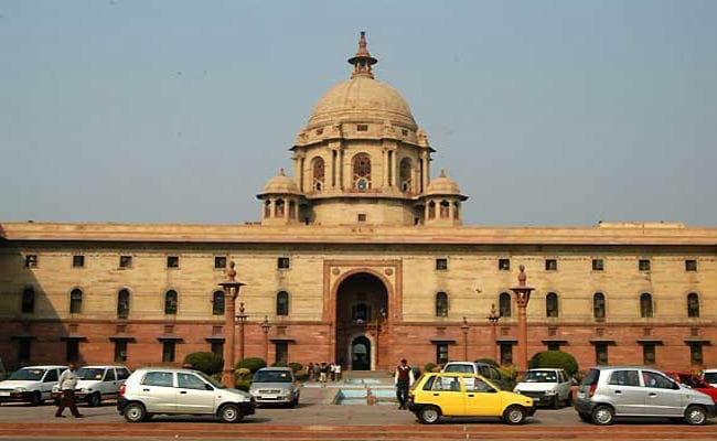 टूटा 20 साल का रिकार्ड, मोदी सरकार ने हटाये दो IPS ऑफिसर