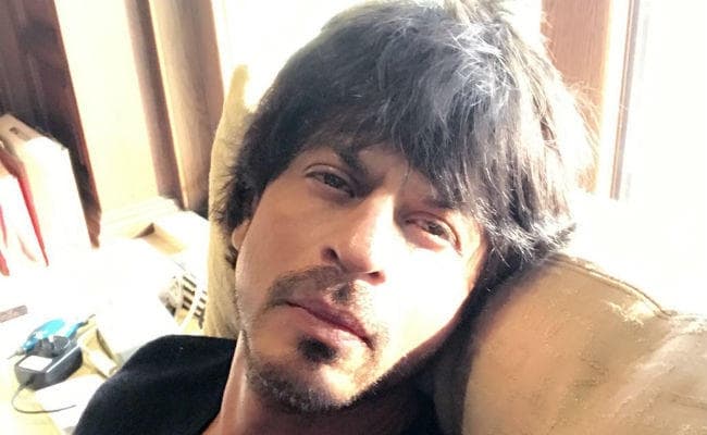 धौनी और युवराज की पारी देखकर बोले किंग खान-सचमुच शेरों का जमाना होता है