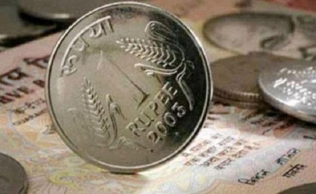 शुरुआती कारोबार में डॉलर के मुकाबले 10 पैसे तेज हुआ रुपया