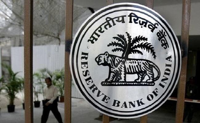 विरल वी आचार्य ने संभाला रिजर्व बैंक के डिप्टी गवर्नर का कार्यभार, गवर्नर उर्जित पटेल ने बांटा काम