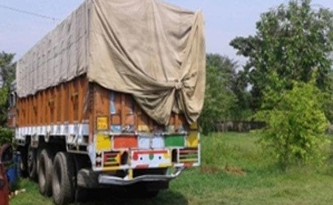 बीएसएफ व कस्टम ने पकड़े 63 पशु