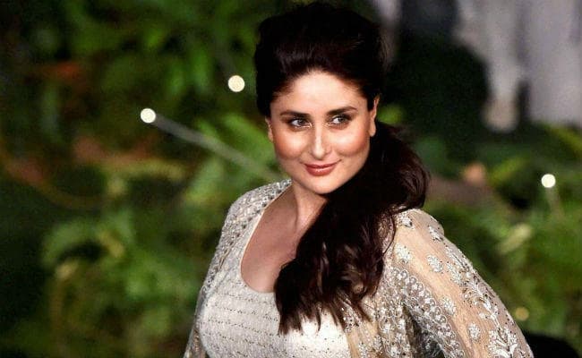 लक्मे फैशन वीक में दिखी करीना कपूर