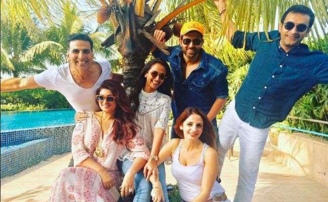 PHOTO: रितिक संग दिखीं पूर्व पत्नी सुजैन खान, अक्षय-ट्विंकल भी दिखे