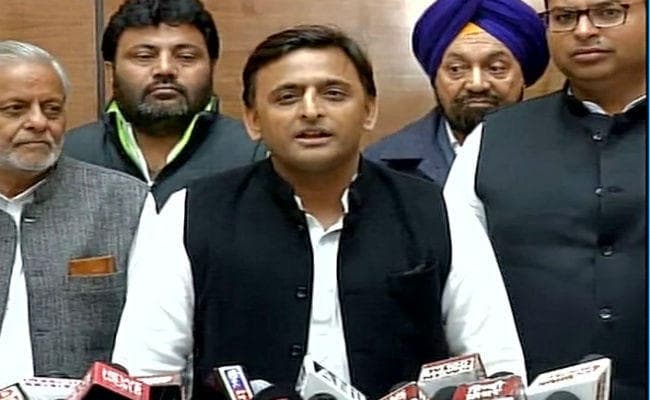 भाजपा के साथ सांठगांठ कर रही है बसपा : अखिलेश