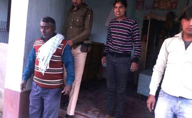 टॉपर घोटाला : रूबी राय के पिता गिरफ्तार, घर की हुई कुर्की जब्ती