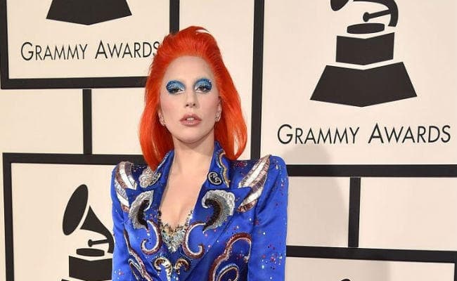 ग्रेमी अवार्ड्स: बिना पैंट पहने लिया अवॉर्ड, लेडी गागा ने मचायी धूम