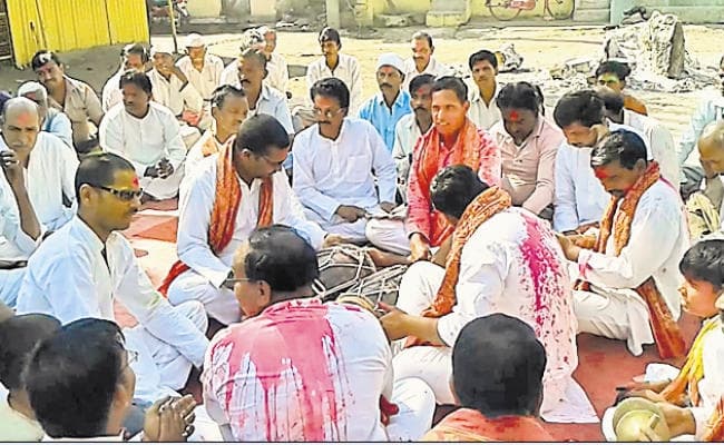 यादों में वसंत : गांवों को जिंदा कर दो, मेरे फाग लौटा दो