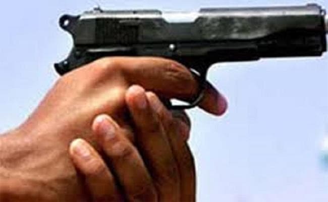 प्रेमी से मिलने जा रही बहन को मारी गोली