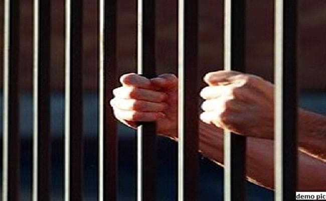 10 हत्यारों को आजीवन कारावास