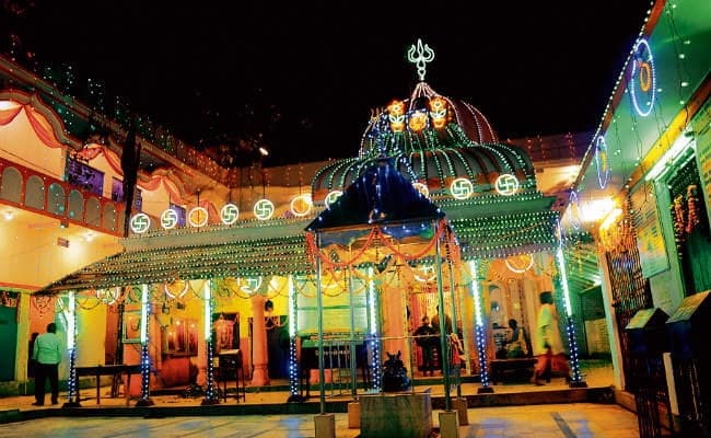 कहीं शिवजी करेंगे तांडव, तो कहीं निकलेगी भव्य बरात