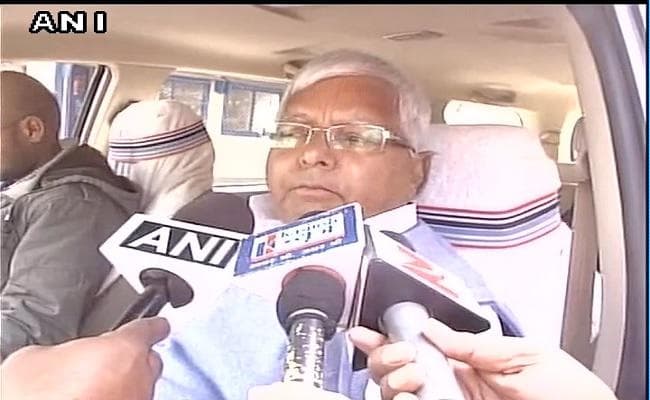 लालू बोले, यूपी में अखिलेश की जीत तय, फिर बीजेपी का हाेलिका दहन होगा