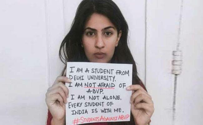 करगिल शहीद की बेटी को एबीवीपी का विरोध करने पर मिल रही है दुष्कर्म की धमकी