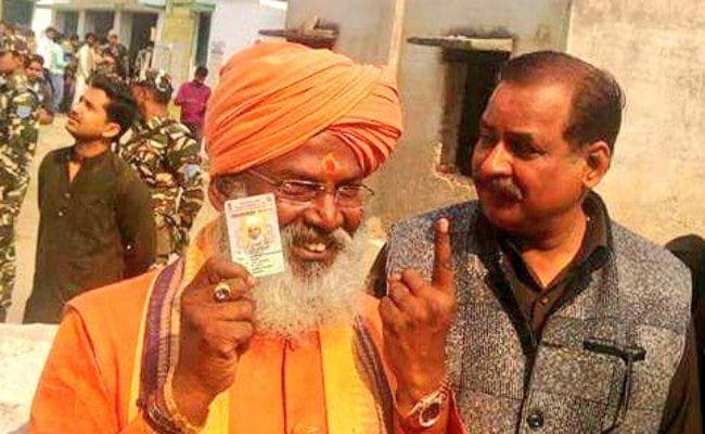 PM MODI के बयान पर बोले साक्षी महाराज- कब्रिस्तान तो बनना ही नहीं चाहिए