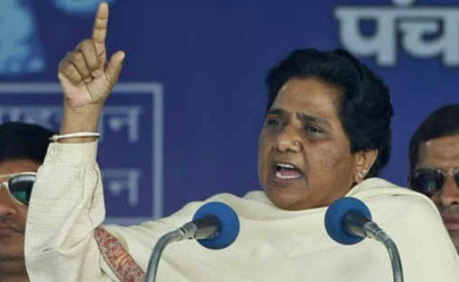 मऊ में बोलीं मायावती- पीएम मोदी की रैली में पहुंचते हैं भाड़े के लोग
