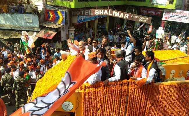 गोरखपुर: अमित शाह का रोड शो, पढें भाजपा कार्यकर्ताओं और पुलिस में क्यों हुई झड़प