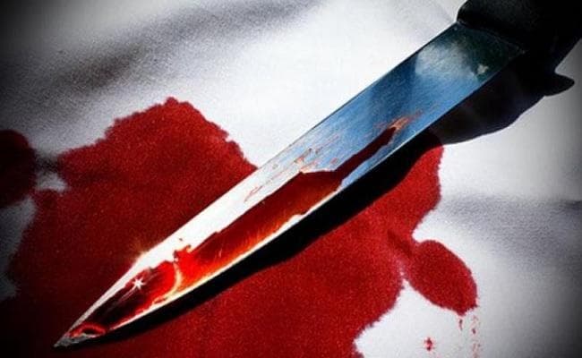 सोये अवस्था में अधेड़ की धारदार हथियार से हत्या, अवैध संबंध में हत्या की आशंका