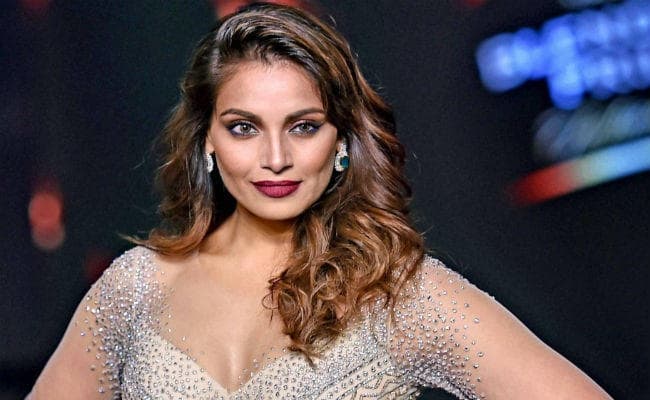 ब्रिटेन के आयोजक ने बिपाशा बसु पर लगाया यह इल्जाम, अभिनेत्री ने दी सफाई