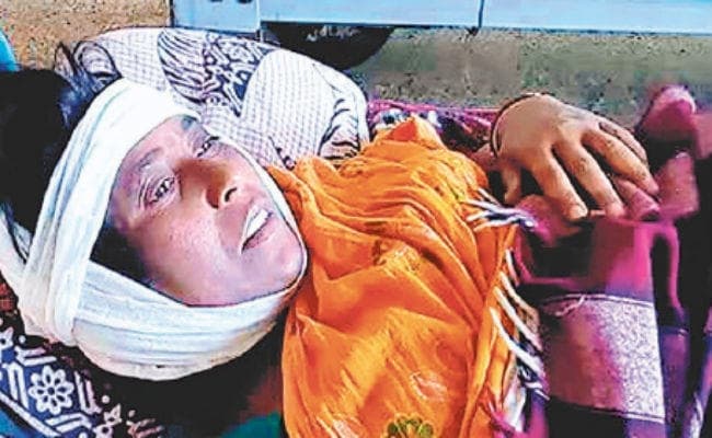 जमीन पर कब्जे का विरोध करने पर महिला के साथ मारपीट