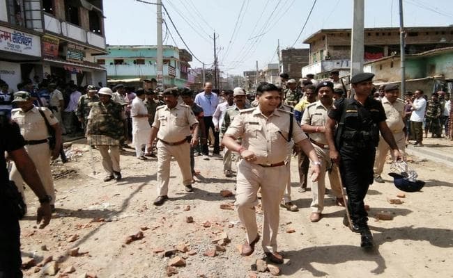 मुंगेर में दो गुटों के बीच पथराव व गोलीबारी, रूक-रूक कर होती रही फायरिंग