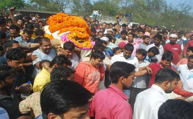 नीरज के शरीर से मिले 17 बुलेट, थे 36 जख्म, ढाई फीट की दूरी से मारी गयी गोली