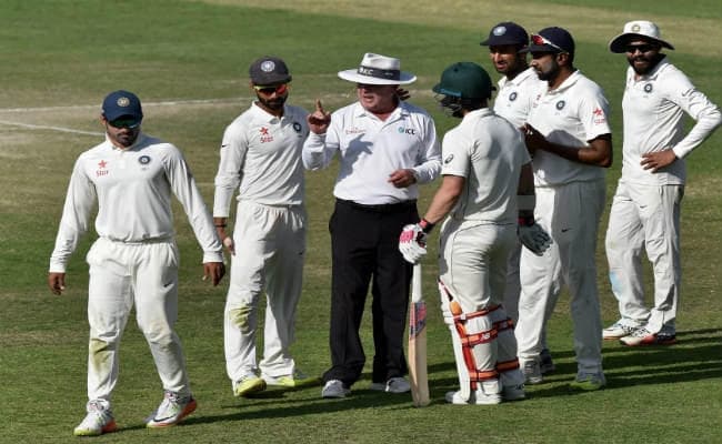 गेंदबाजों की बदौलत भारत सीरीज जीतने की दहलीज पर
