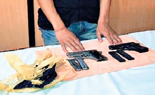 बीएसएफ ने आग्नेयास्त्र संग युवक को दबोचा