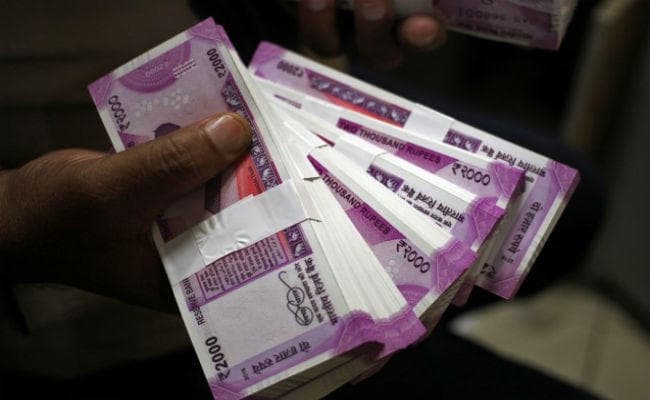 मेयर का करीबी बता ठगे 9.5 लाख