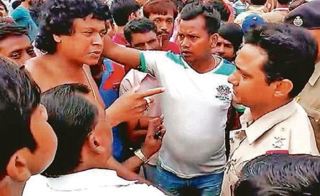 डंफर व ट्रेकर की भिड़ंत, एक की मौत