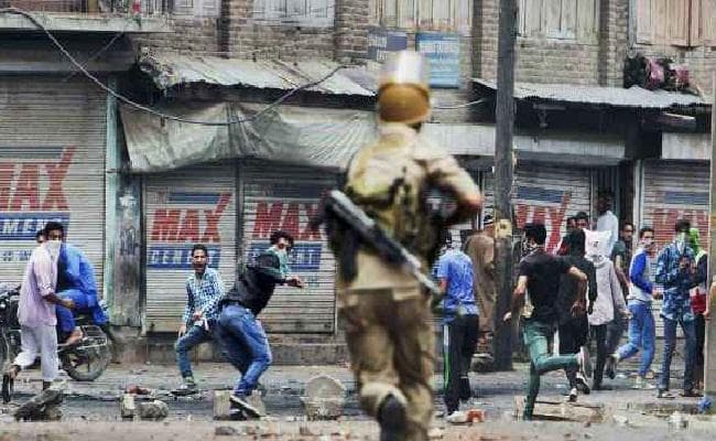 जम्मू कश्मीर में हालात के मद्देनजर उपचुनाव की तारीफ टालने की अपील