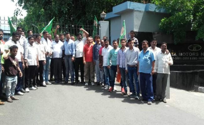 टाटा मोटर्स : चौथे दिन उठा शव, पूर्व विधायक रामदास सोरेन का धरना जारी