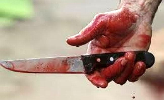 पत्नी का सिर फोड़ा, बेटे का काटा कान
