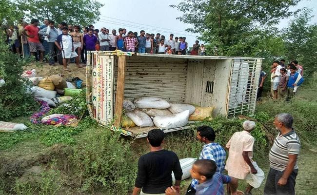 बिहार : जहानाबाद में पिकअप वैन पलटने से तीन महिलाओं की मौत, 12 अन्य घायल