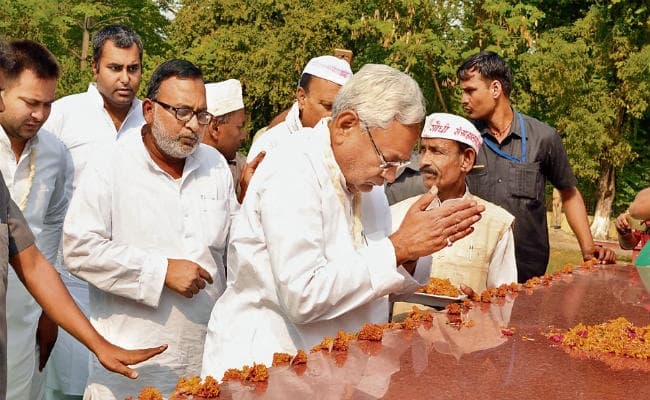 जन-जन में बापू को जिंदा करना है : सीएम