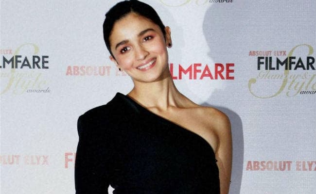 आलिया भट्ट के बॉडीगार्ड ने किया कुछ ऐसा, सोनी राजदान ने नौकरी से निकाला