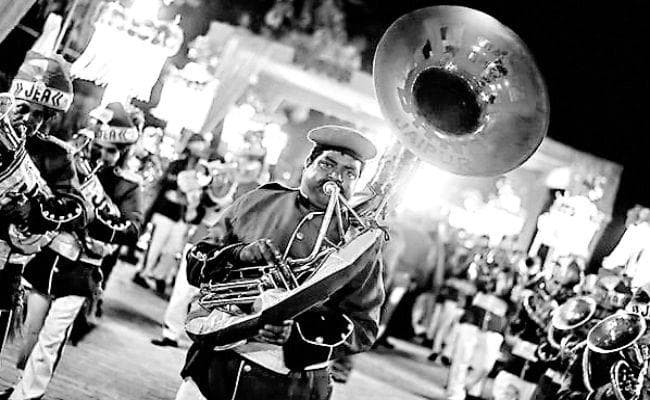 समाज रोके शादी में फिजूलखर्ची