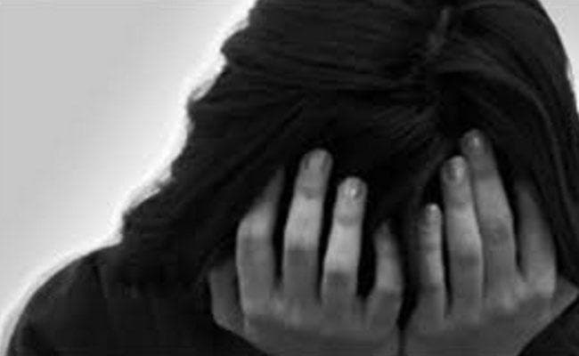 रात भर युवती रही गायब, गैंगरेप की आशंका