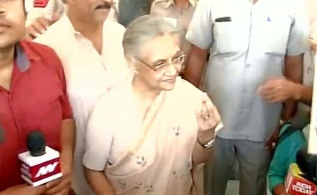 #MCDelections2017 : दिल्ली की पूर्व सीएम शीला दीक्षित ने वोट डाला, बोलीं कांग्रेस की जीत पक्की