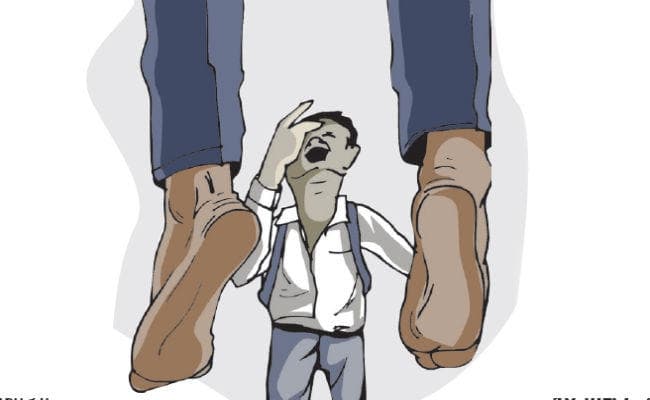 चिंतन का विषय : बचपन पर हावी तनाव और बोझ