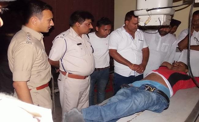 बिहार : सीवान में अपराधियाें ने दिनदहाड़े बाइक एजेंसी के मैनेजर को गोली मारकर 17 लाख लूटे