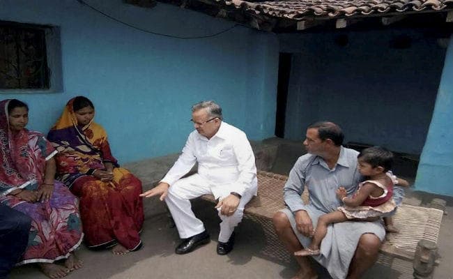 सुकमा नक्सली हमले में शहीद जवान की पत्नी को छत्तीसगढ़ पुलिस में नौकरी मिली