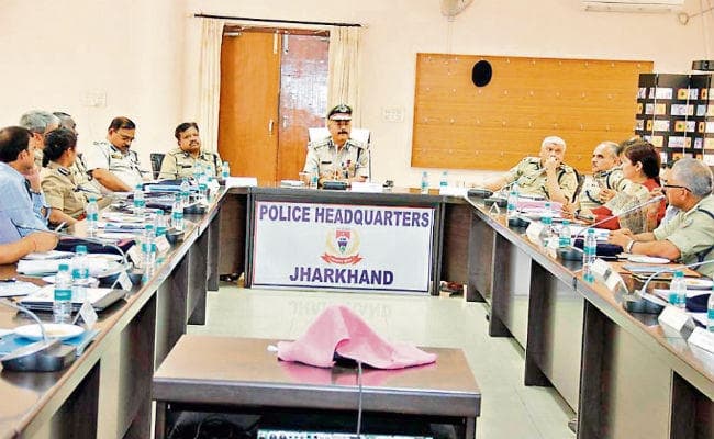 झारखंड में बढ़ी माओवादी घटनाएं झारखंड में बढ़ी माओवादी घटनाएं